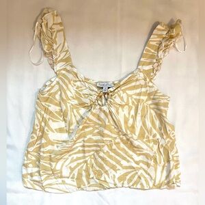 Yellow and white pattern flowy tank top